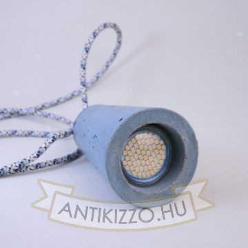 beton-fuggesztek-lampa-kis-buraval-vilagos-kek